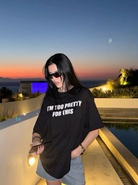 Wizzard Liz ‘I’m too pretty for this’ T-shirt SIZE M